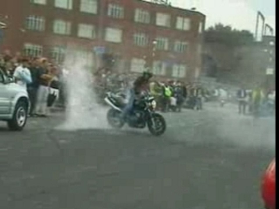 Motos
