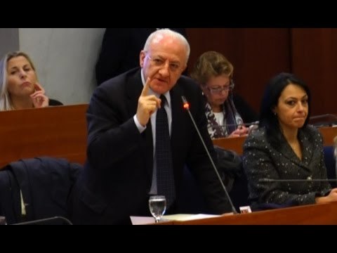 Campania - De Luca, respinta mozione di sfiducia: M5S ha taciuto su caso Quarto (29.01.16)