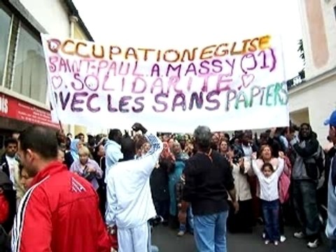 Sans-Papiers en lutte - Visite chez le Député de MASSY