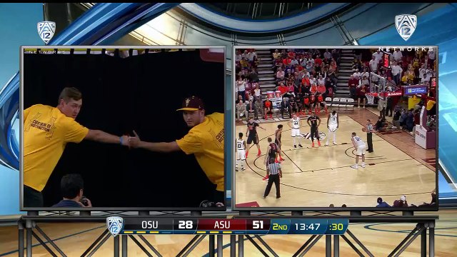 Michael Phelps apparaît en slip en plein match de basket pour déconcentrer un tireur de lancer-franc