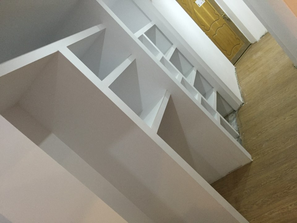 Idei de amenajare a unui dressing in debara sau dormitor