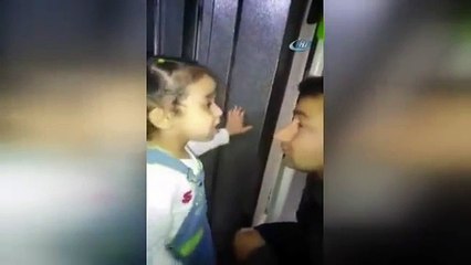 Polis kızı babasını uğurluyor