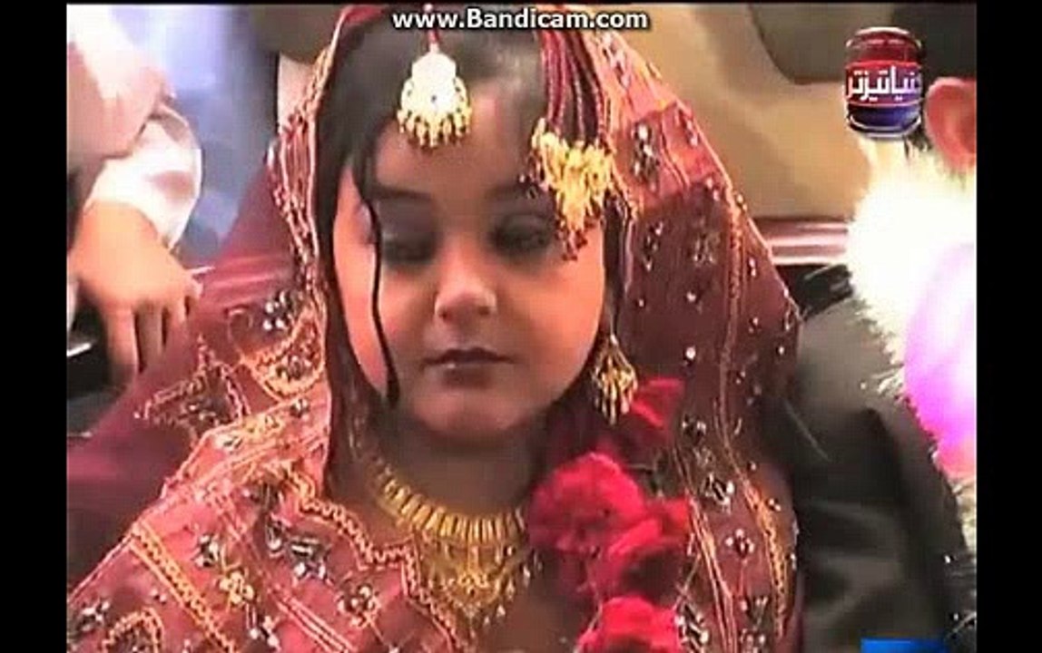 3 feet Pakistani Couple