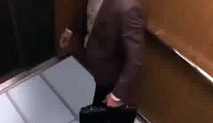 Tabanı Kırılan Asansör Şakası