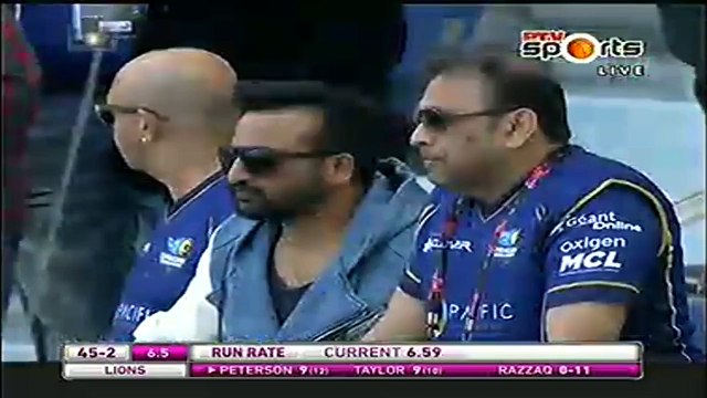 Masters Champions League 2016- Abdul Razzaq Took The Wicket of Peterson in his 1