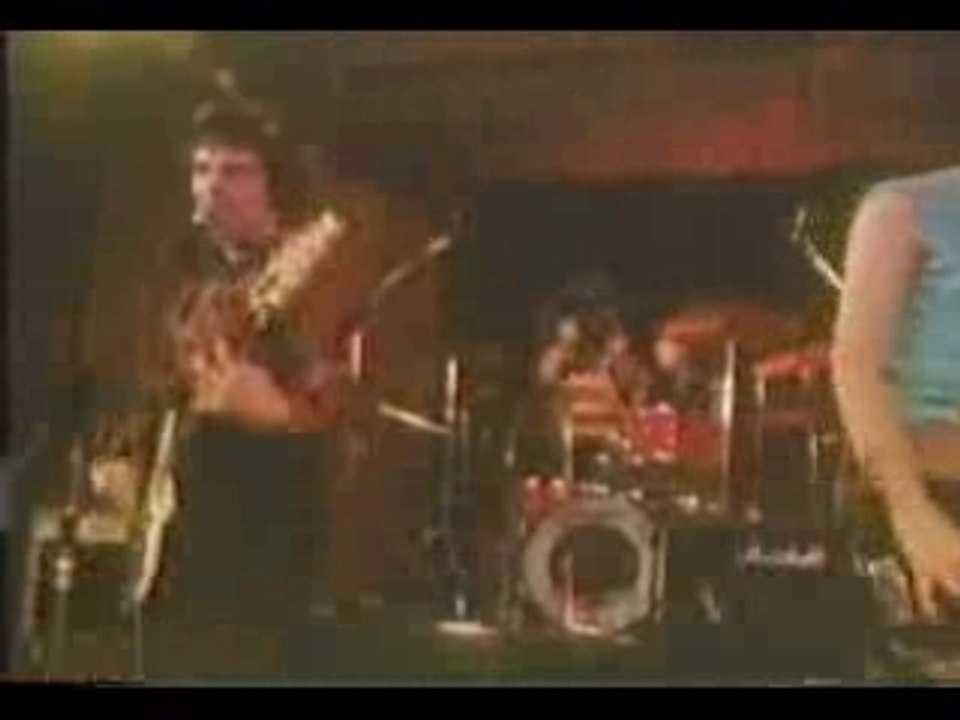 The Buzzcocks - Love You More + I Don't Mind (Live)