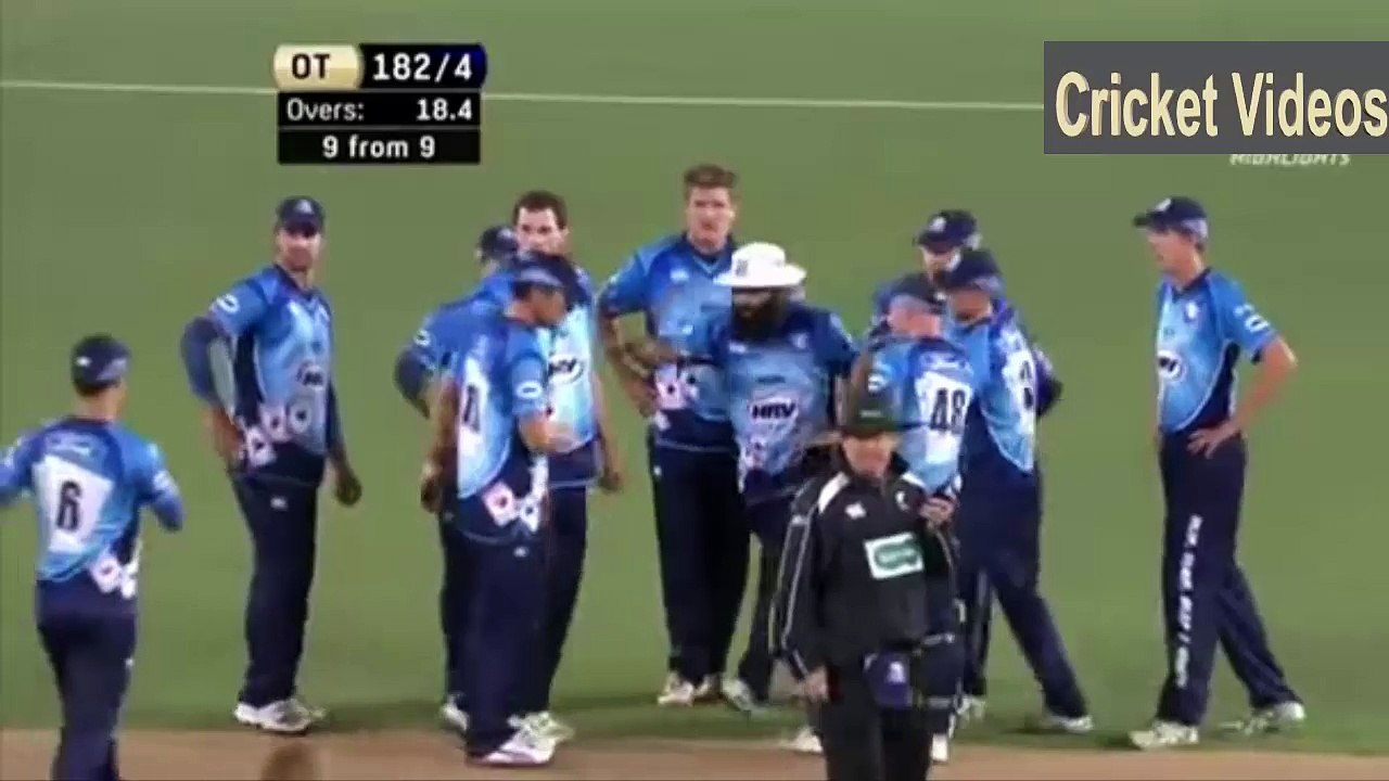 Crickethighlights | Amazing Cricket Moments Two batsmen out off the same ball