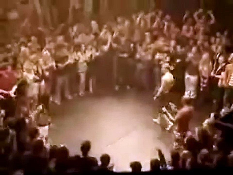 Idiot gets OWNED for showing off before a fight