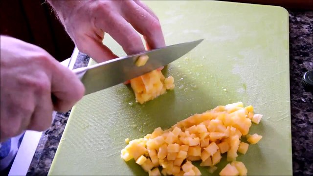 Куриная грудка в ананасово-медовом соусе