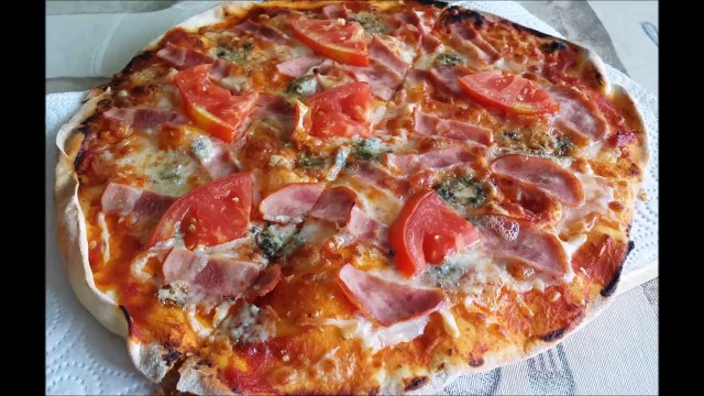 Пицца с тонким и хрустящим тестом