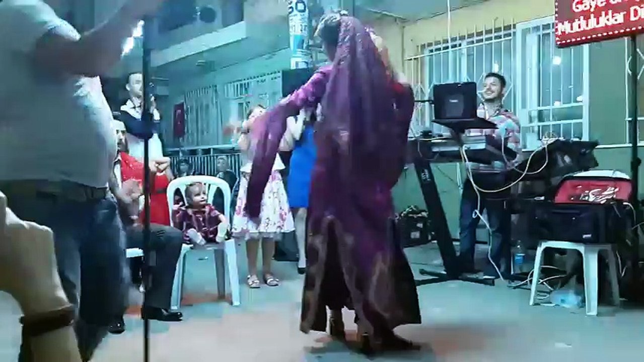 Kına Gecesinde Mükemmel Oynayan Güzel Gelin