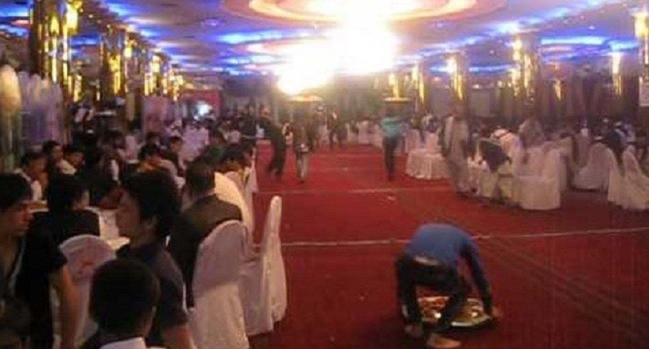 Serveurs mariage Afghan