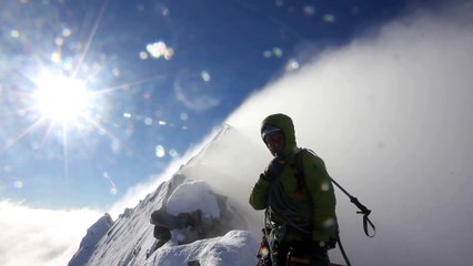 Sur l'arête sommitale de la Dent d'Herens (4171m, Suisse)