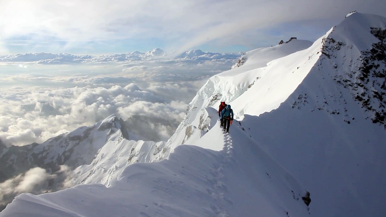 Sur l'arête entre Zumsteinspitze et pointe Dufour (4634m, Suisse)