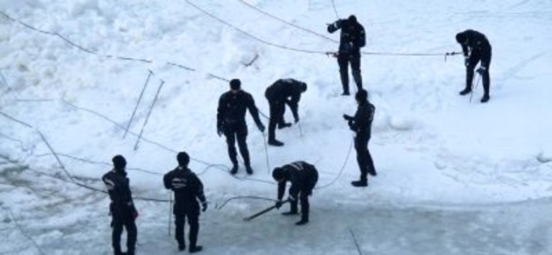 Çoruh Nehri'ne Düşen Çocuğu Arama Çalışmaları Sürüyor