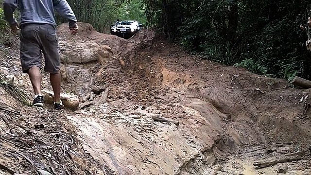 Mitsubishi Challenger (Pajero Sport) off road - s