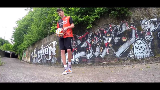 Nike Elastico Hypervenom Phantom 2 II Test - Indoor Proximo X Footballskills98