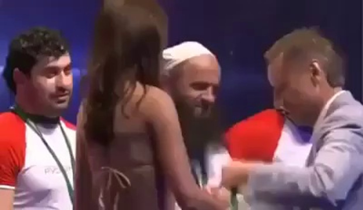 Watch Muslim guy reaction when girl pass by him