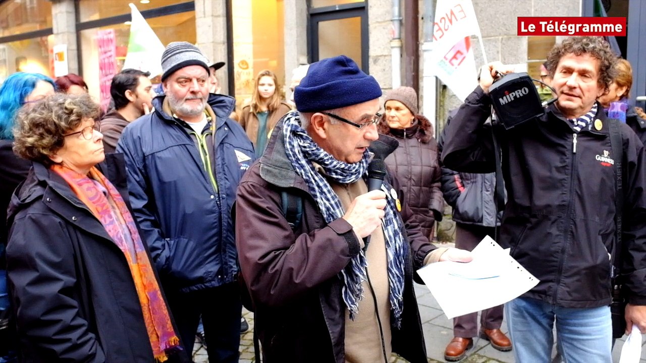 Saint-Brieuc. Etat d'urgence : 80 personnes devant la permanence du député
