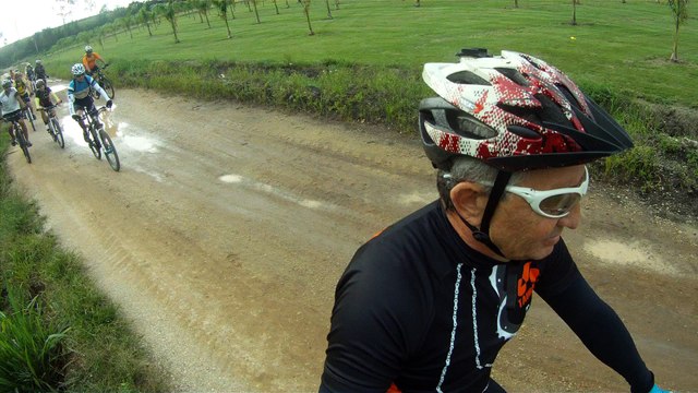 Mtb, Cachoeira do Triângulo, 15 amigos, 45 km, Taubaté, SP, Brasil, (35)