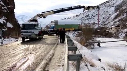 Çoruh Nehri'ne Düşen Çocuğu Arama Çalışmaları Sürüyor