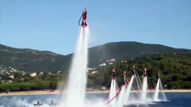 Люди летают и плавают как дельфины, прикольное видео