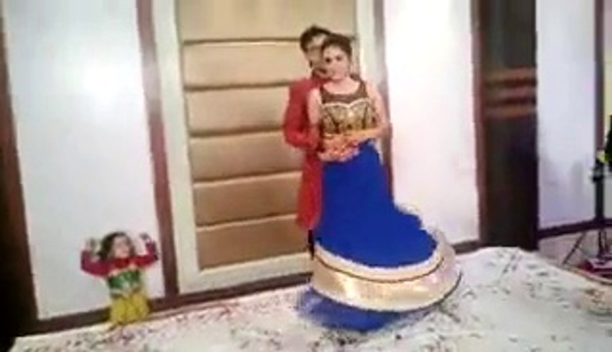 Nitin Niharika's wedding Dance performance brideand groom - Lates Best Mehndi Dance 2016