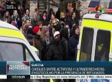 Se enfrentan en Estocolmo activistas pro refugiados y ultraderechistas