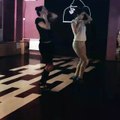 hot girls dancing by Hit bits