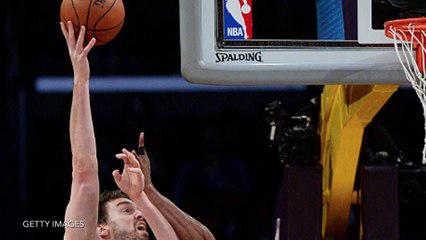 Kobe Bryant Slaps Away Roy Hibbert in Brutal Lakers Loss