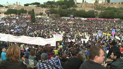 Italie: des milliers d'opposants aux unions civiles