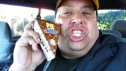 BURGER KING® Pie made with SNICKERS® REVIEW!