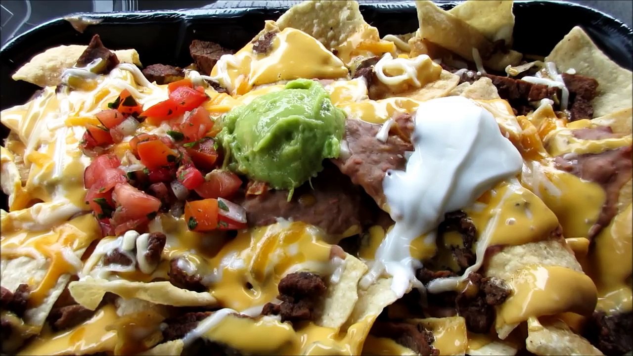 Taco Bell® BOSS Nachos REVIEW!