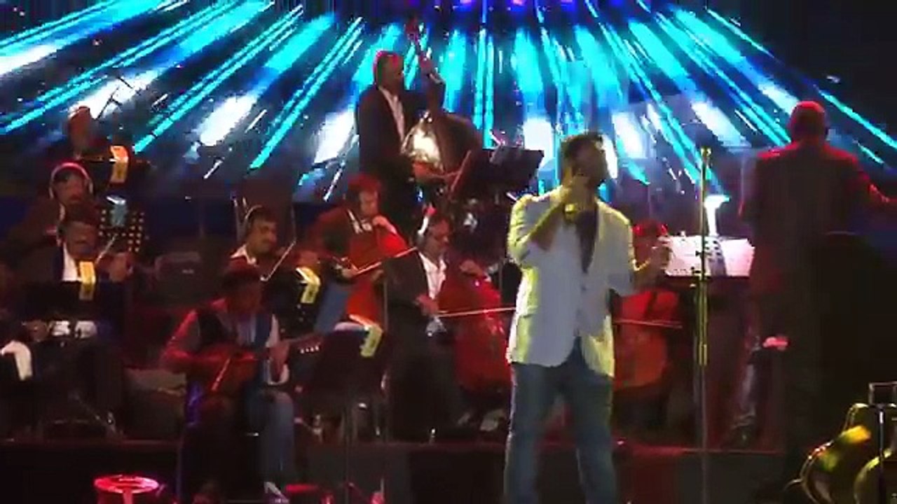 Janam Janam Song  Arijit Singh Live performance 2016