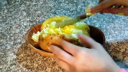 Ev Yapımı Patates Kumpir Tarifi - Fırında Malzemeli Kumpir