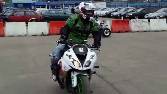 Невероятные трюки на мотоцикле