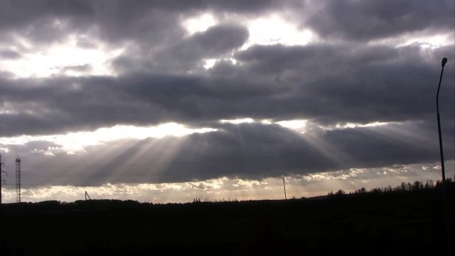 И ЛЬЕТСЯ СОЛНЦА ЛУЧ НА ЗЕМЛЮ