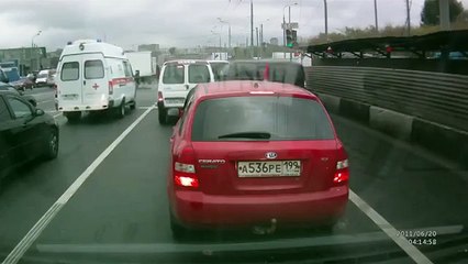 Помешал скорой и получил по заслугам