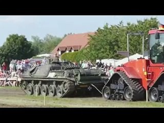Трактор VS Танк