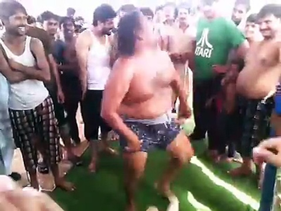 Best hot dance.........its amazing performance