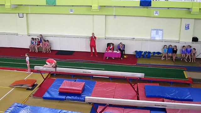 Аня, спортивная гимнастика, бревно (12.05.2012)