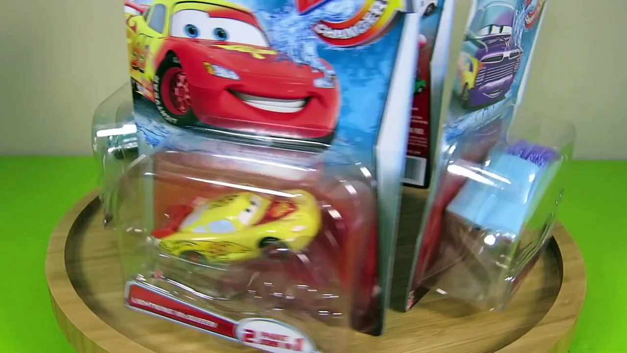 NEW 2015 CARS COLOR CHANGERS TOYS LIGHTNING MCQUEEN & BOOST JUMP OVER THE COZY CONE MOTEL