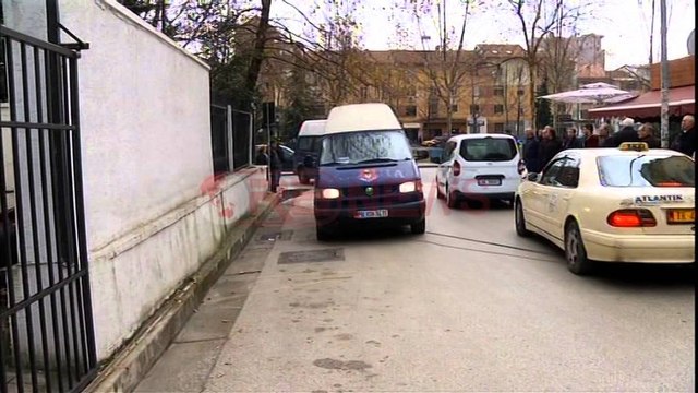 Momenti i shoqërimit të Ish ministrit Ksera në gjykatë- Ora News- Lajmi i fundit-