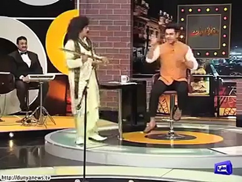 Arif lohar enjoyed students in mazaq rat dunya news