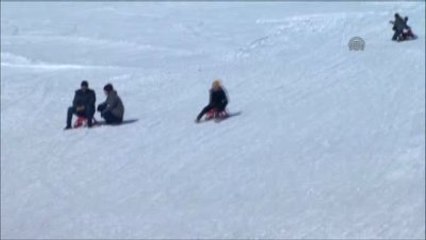 Bitlis'te Kayak Merkezlerine Yoğun İlgi