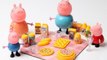 Peppa Pig George Pig na da Familia Voltas As Classrooms Jogando Bowling Peppa Pig Deluxe Kitchen Toy Baking with Mommy + Disney Frozen Deluxe Kitchen Toy Surprise Play Doh surprise eggs toy  barbie - Pig George e Peppa Pig Play Doh Alphabet