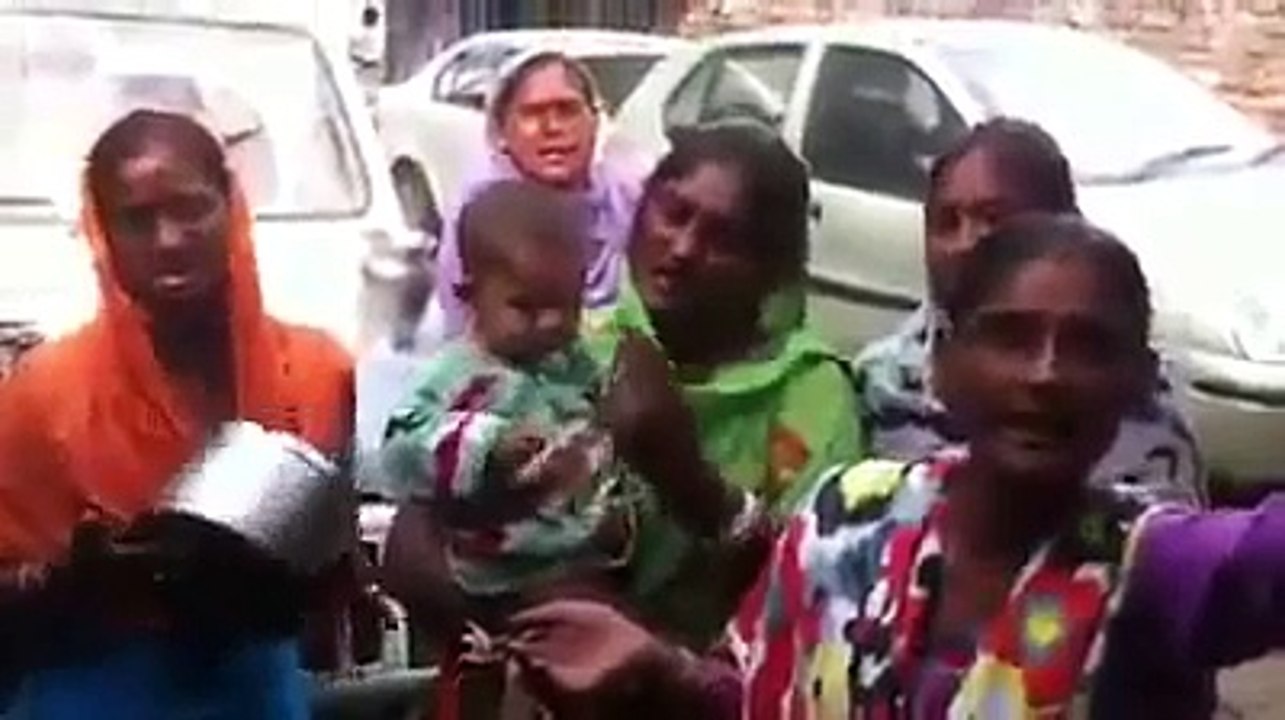 Sunny Leone's Baby Doll - Beggars Version