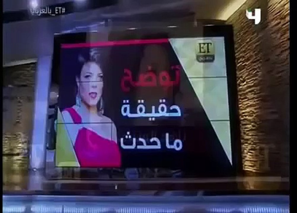 ناهد السباعي تظهر بفستان عارى الفستان - فك مني غصب عني ومكنتش واخذة بالي