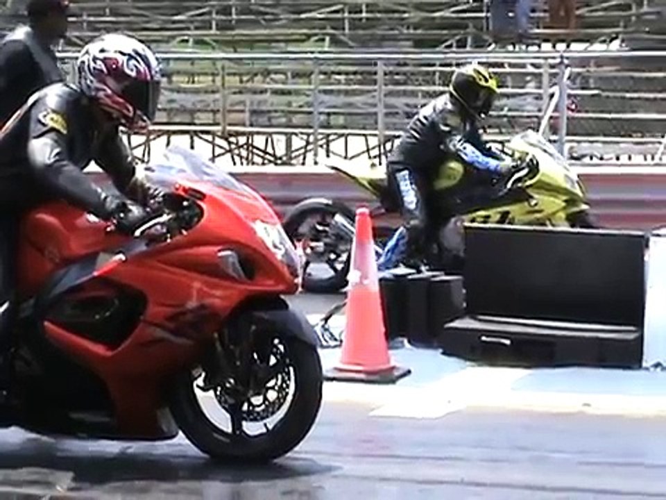 Nitrous Hayabusa vs BMW s1000rr drag racing 2010