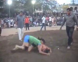 Strong Girl defeats boy - Amazing
